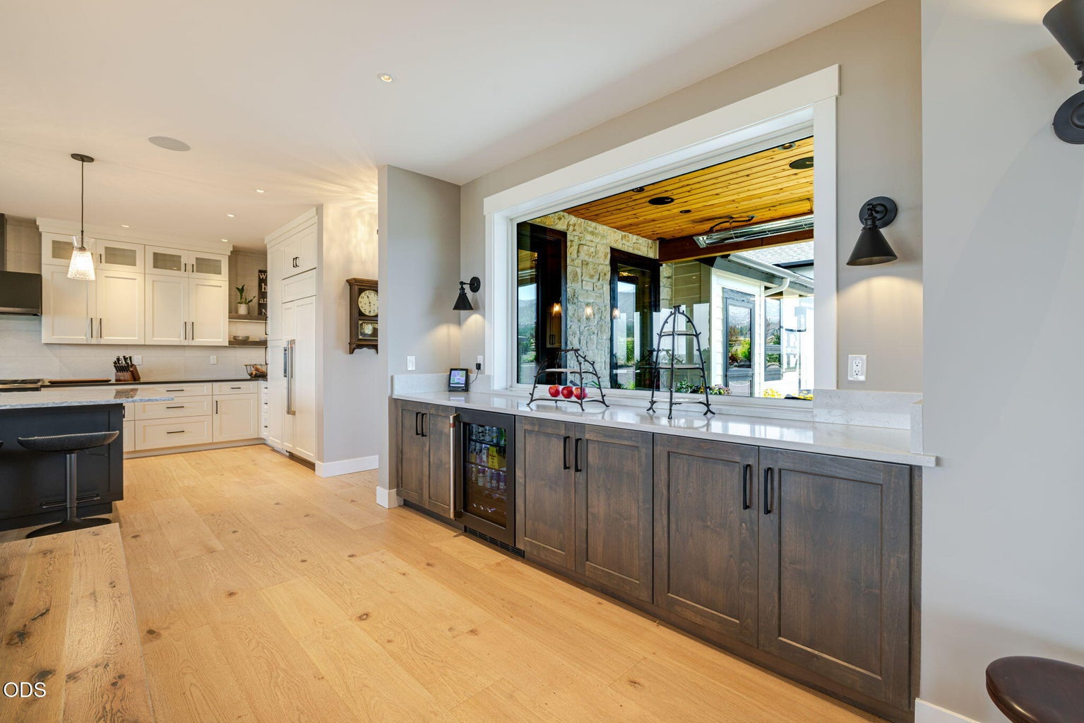 Dry bar with beverage refrigerartor