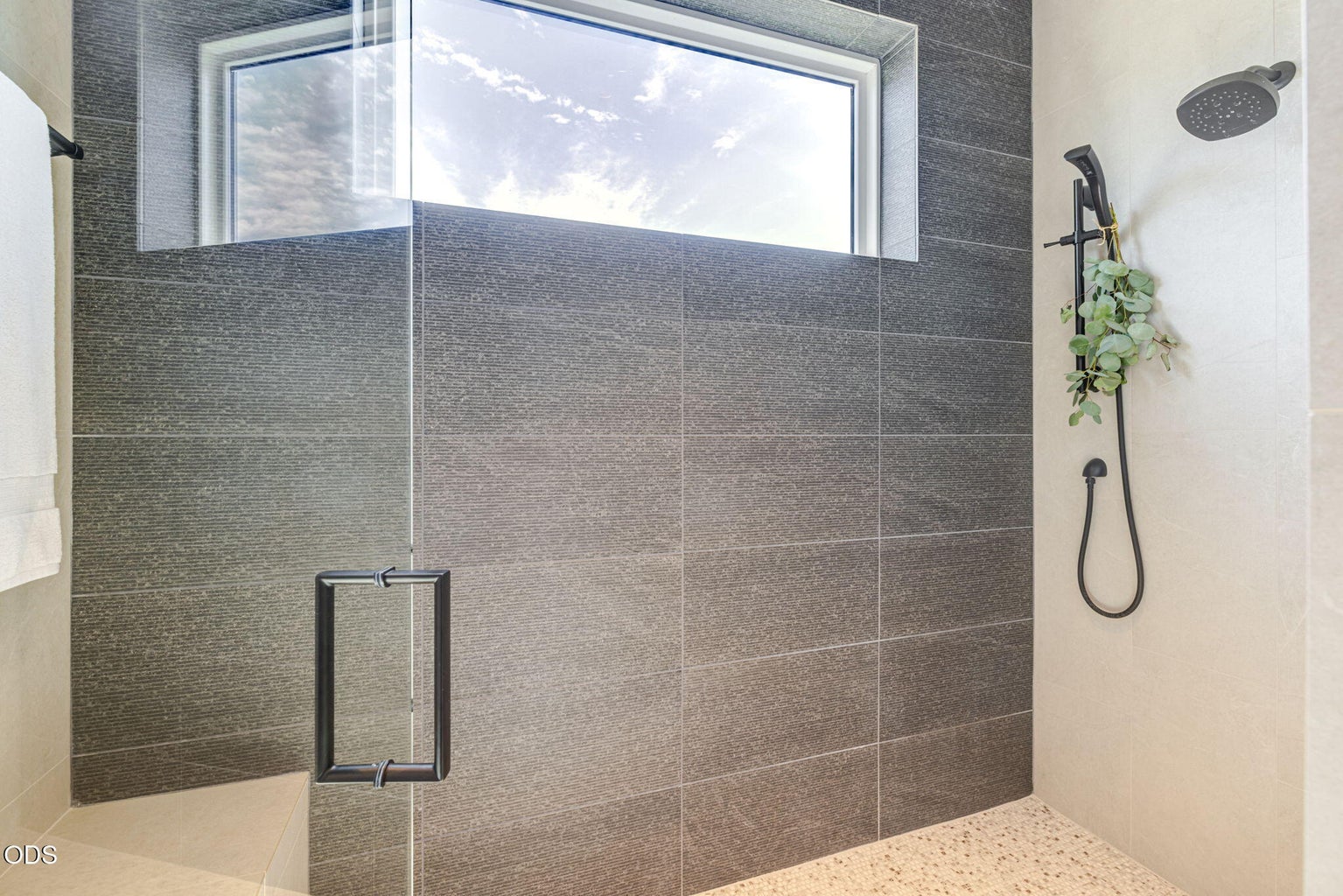 Primary Shower with steam feature