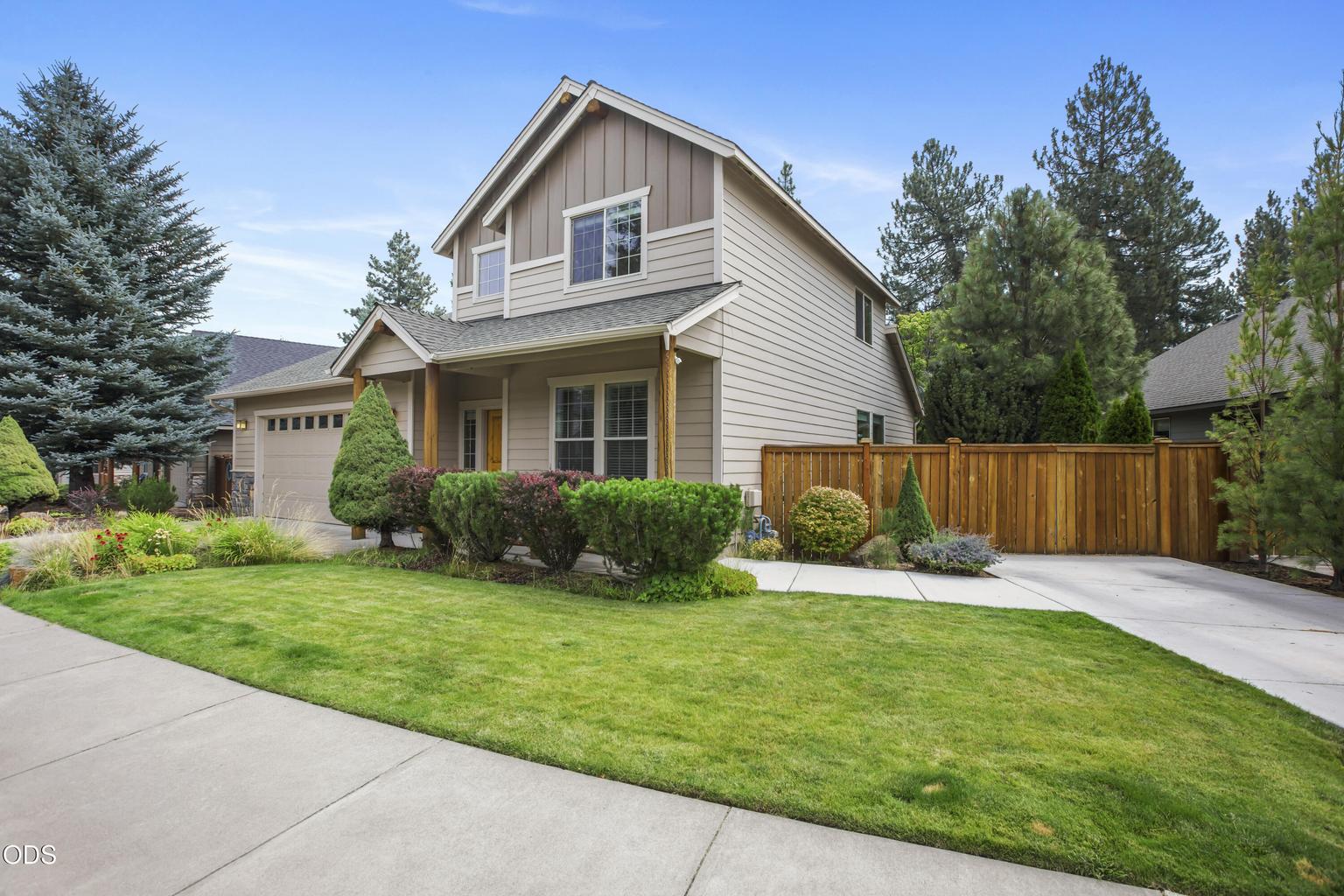 Photo of 60814 Sawtooth Mountain Lane 2 of 21