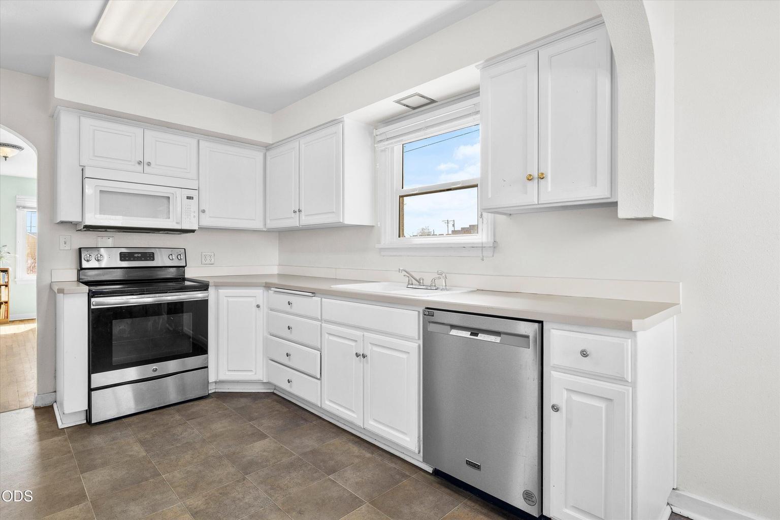 Photo of 655 SW 12th Street 10 of 26