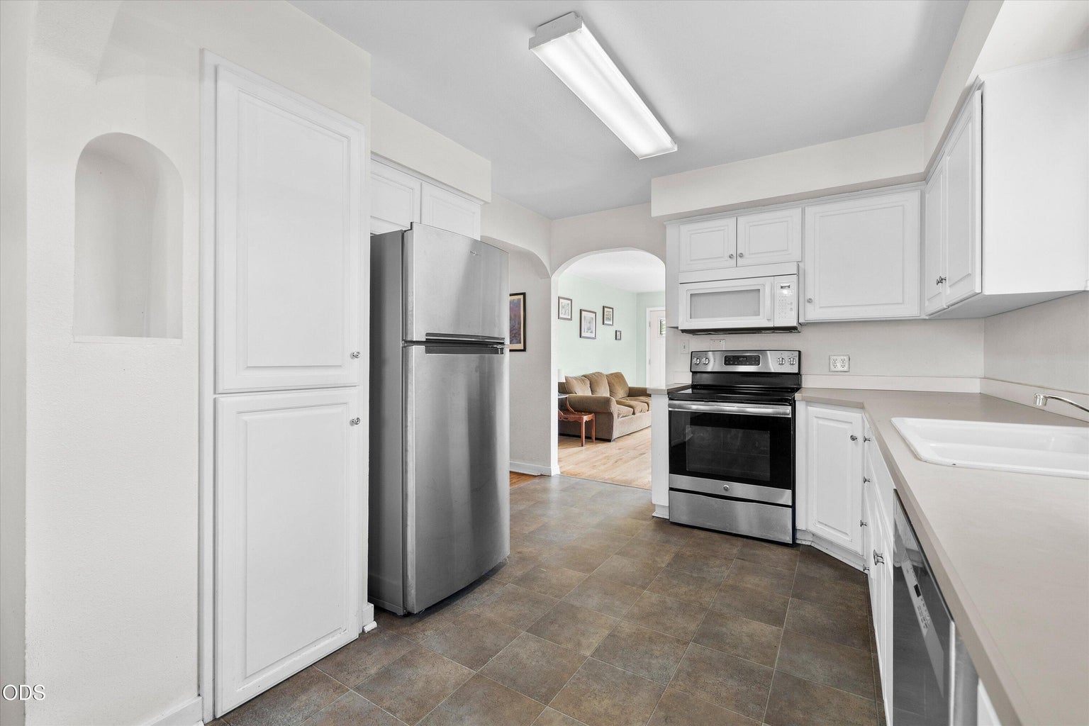 Photo of 655 SW 12th Street 11 of 26