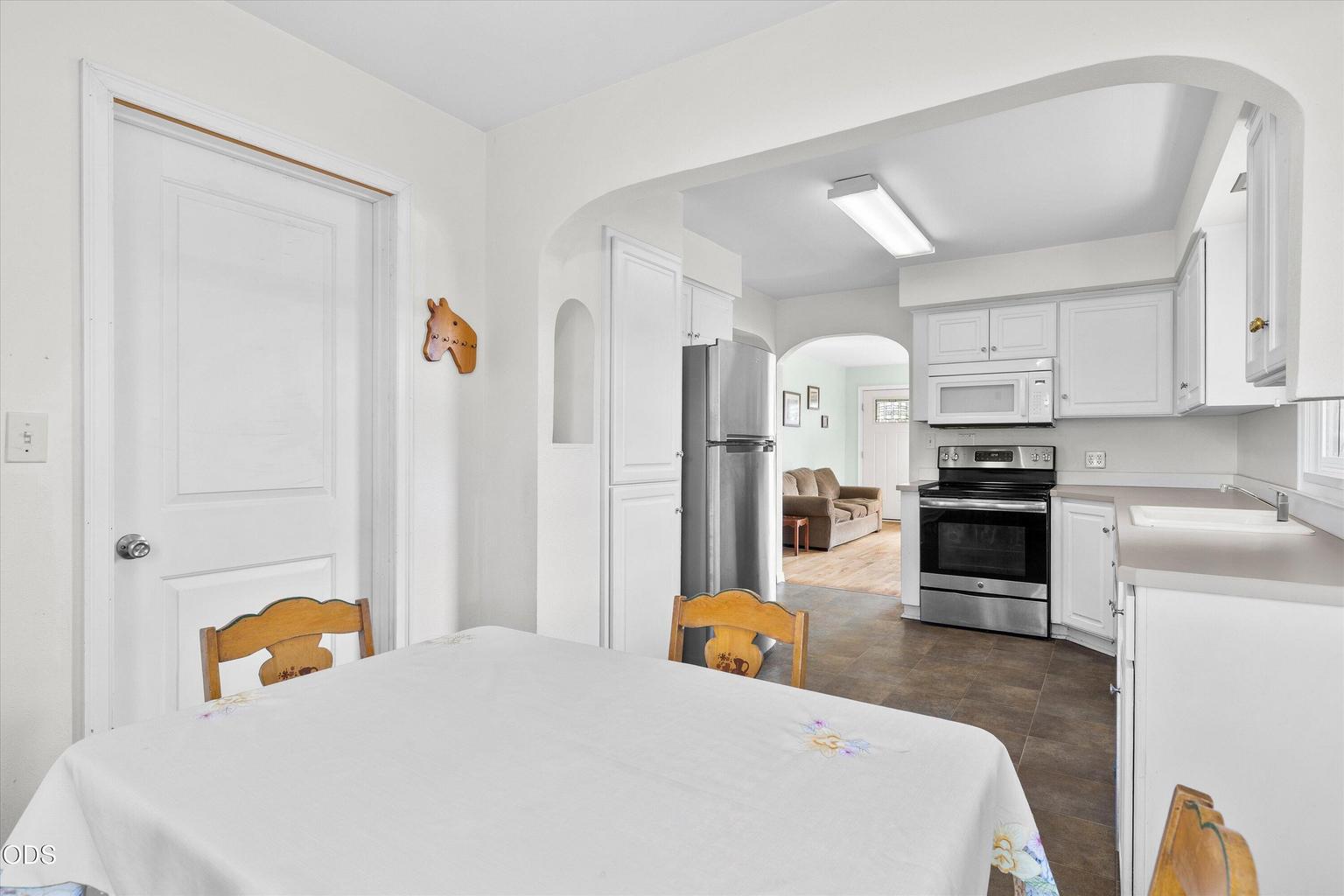 Photo of 655 SW 12th Street 13 of 26