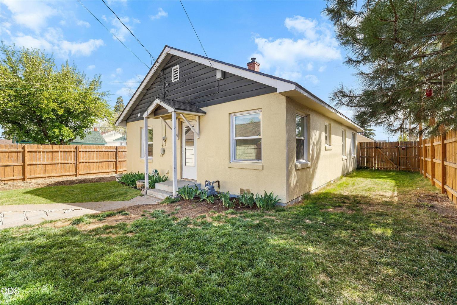 Photo of 655 SW 12th Street 22 of 26