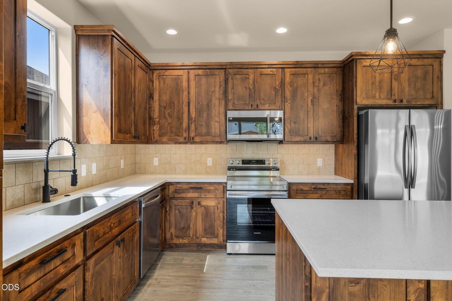 Photo of 436 SE Stearns Road 11 of 48