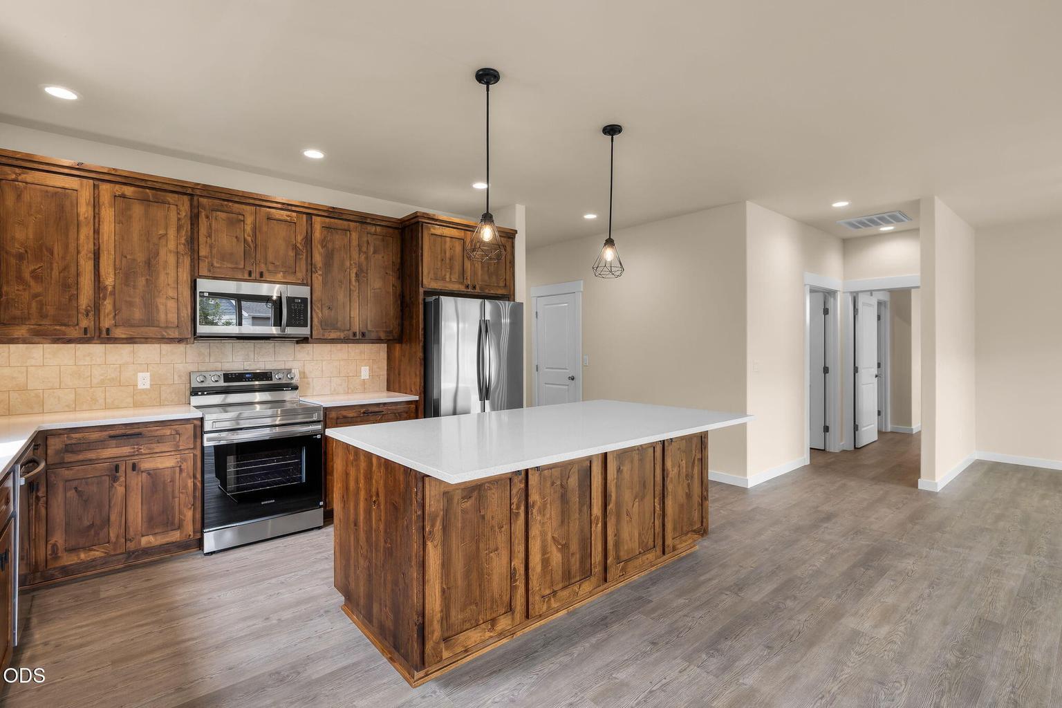 Photo of 436 SE Stearns Road 12 of 48