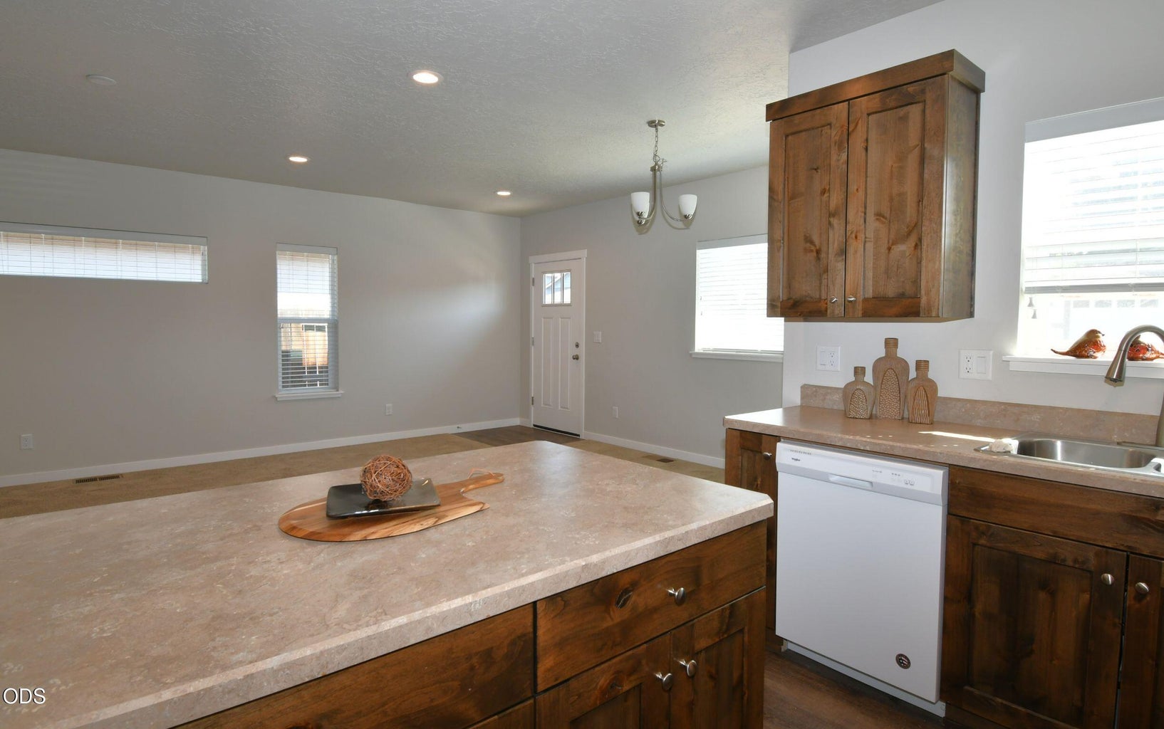Photo of 2649 NE Colleen Road 6 of 28