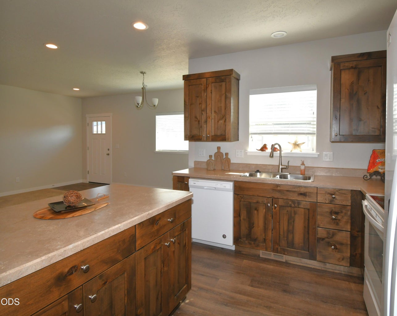 Photo of 2649 NE Colleen Road 7 of 28