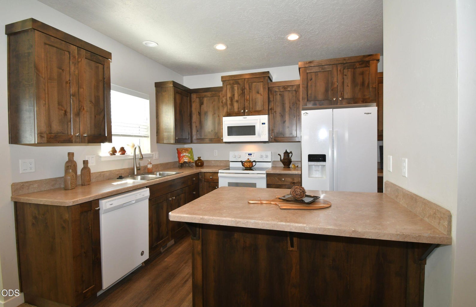 Photo of 2649 NE Colleen Road 8 of 28