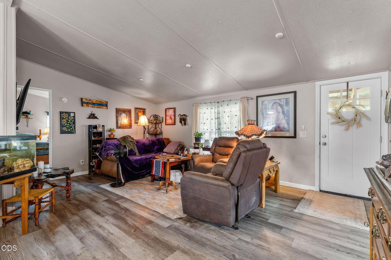 Photo of 185 NW Harwood Street 8 of 27