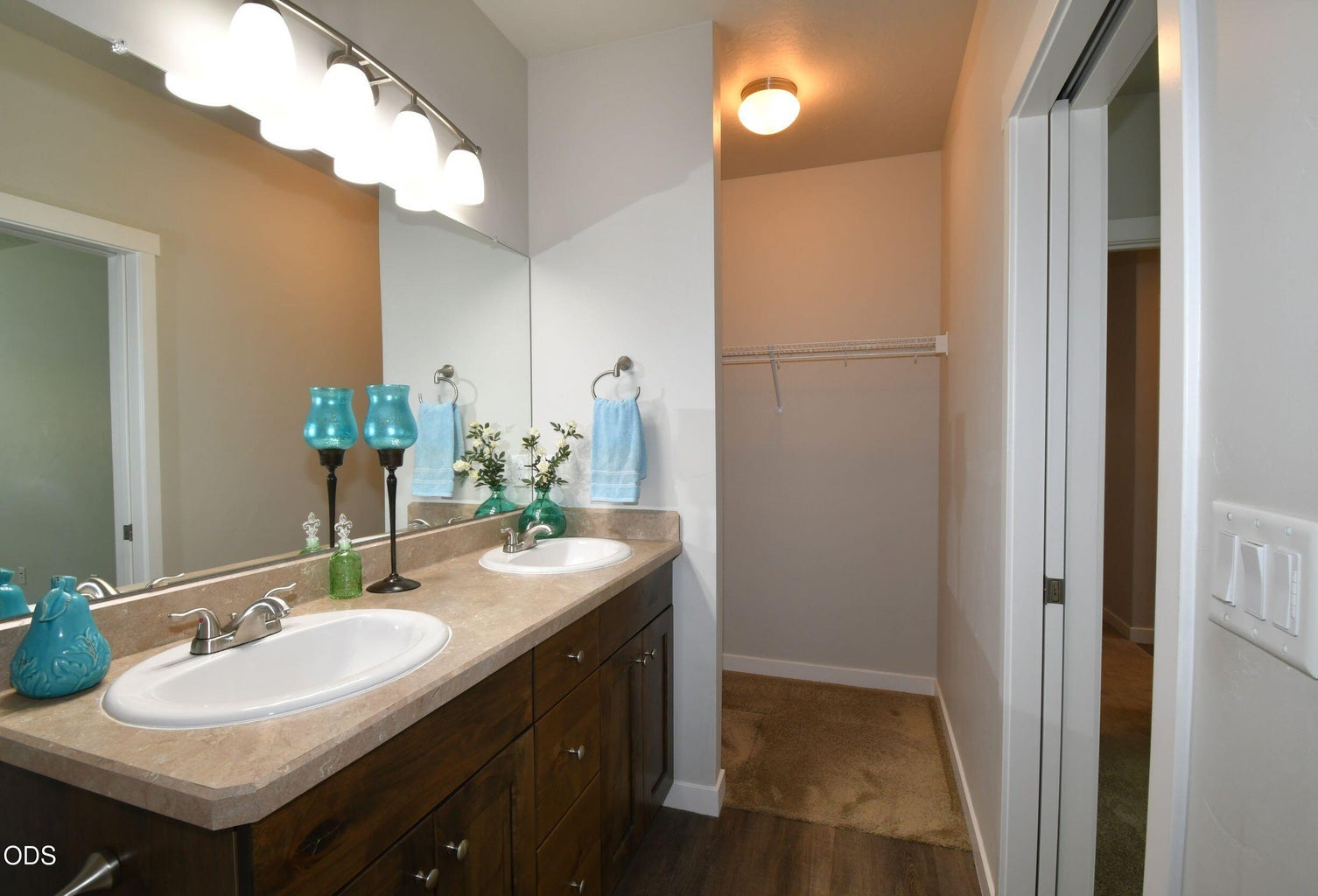 Primary walk in closet