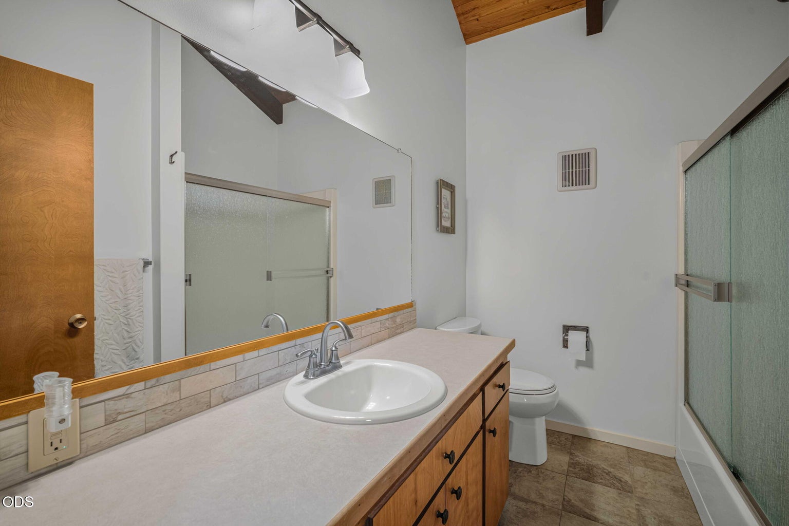 Photo of 56828 Deschutes Lane 15 of 32
