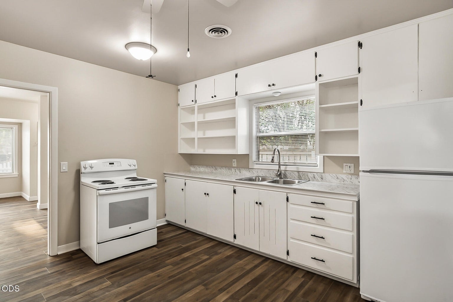 Photo of 947 SW 14th Street 9 of 26