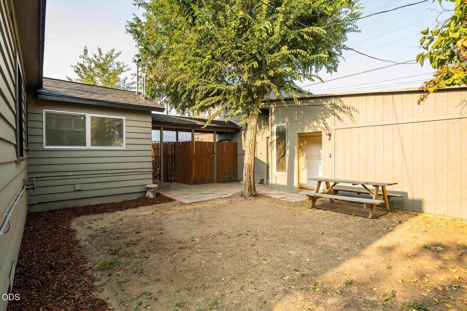 Photo of 947 SW 14th Street 17 of 26