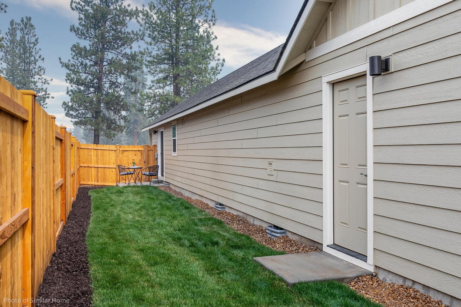 Photo of 2848 NW Sterling Drive 6 of 15