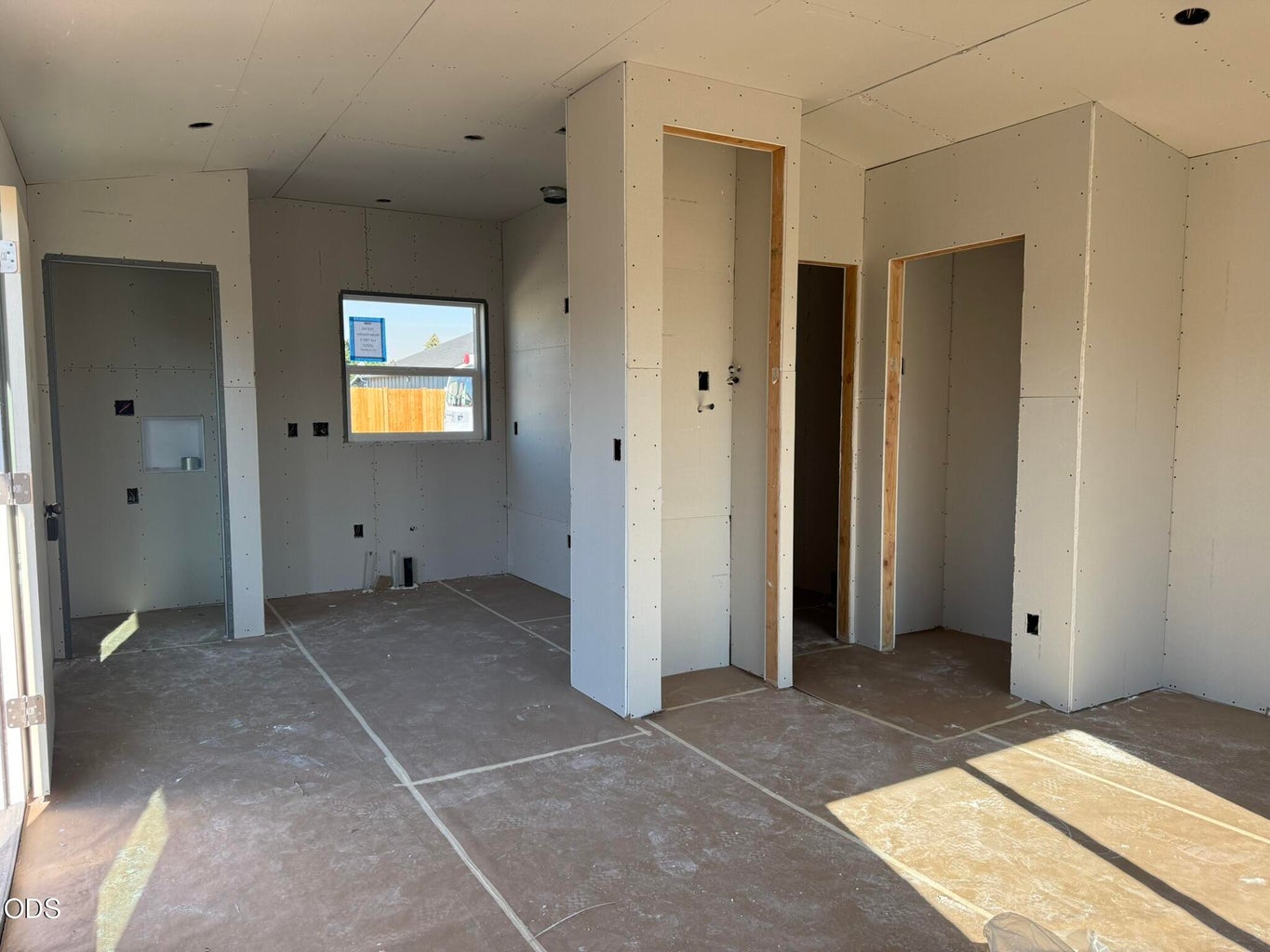 Photo of 553 NE Mitchell Street 13 of 23