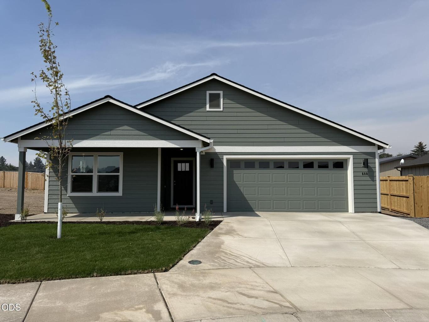 Photo of 680 NE Rickenbacker Road 1 of 19
