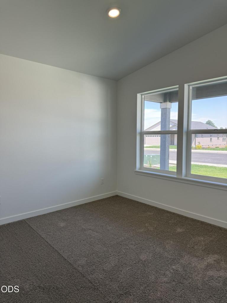 Photo of 213 SE Peppermint Loop 10 of 14