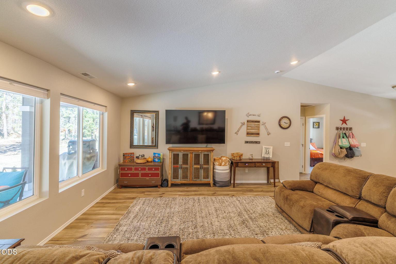 Photo of 17450 Meadow Way 24 of 48