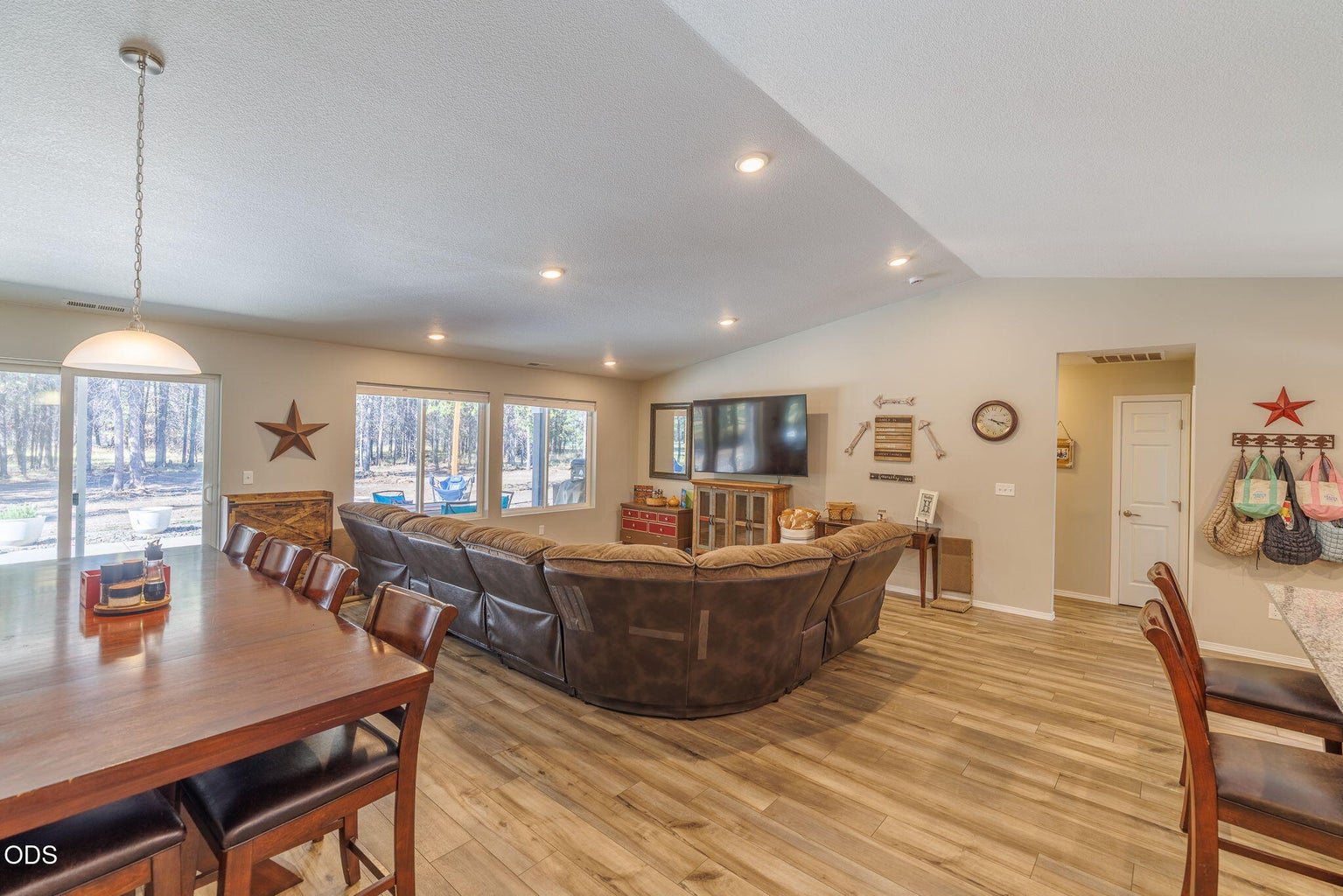 Photo of 17450 Meadow Way 25 of 48