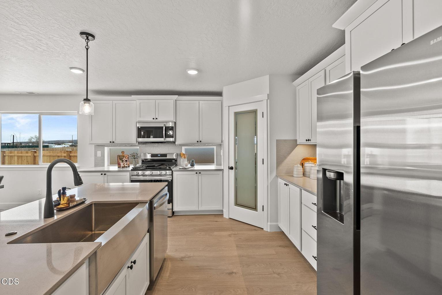 Photo of 465 NW Monte Vista Avenue 7 of 35
