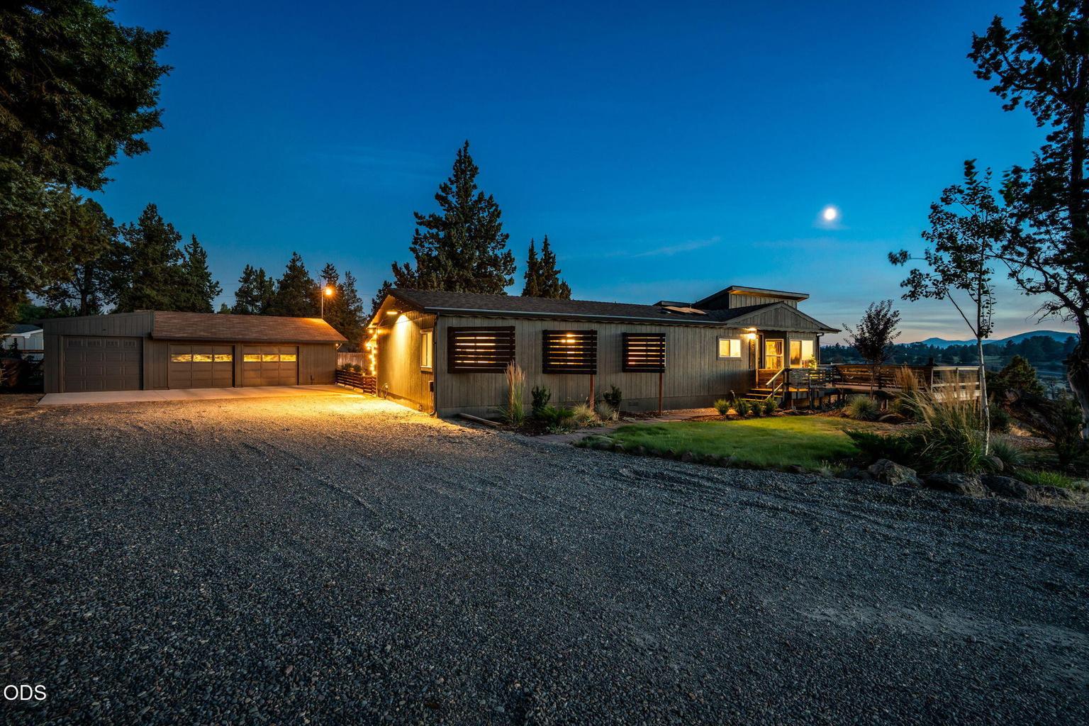 Photo of 3940 NW Redwood Lane 91 of 95