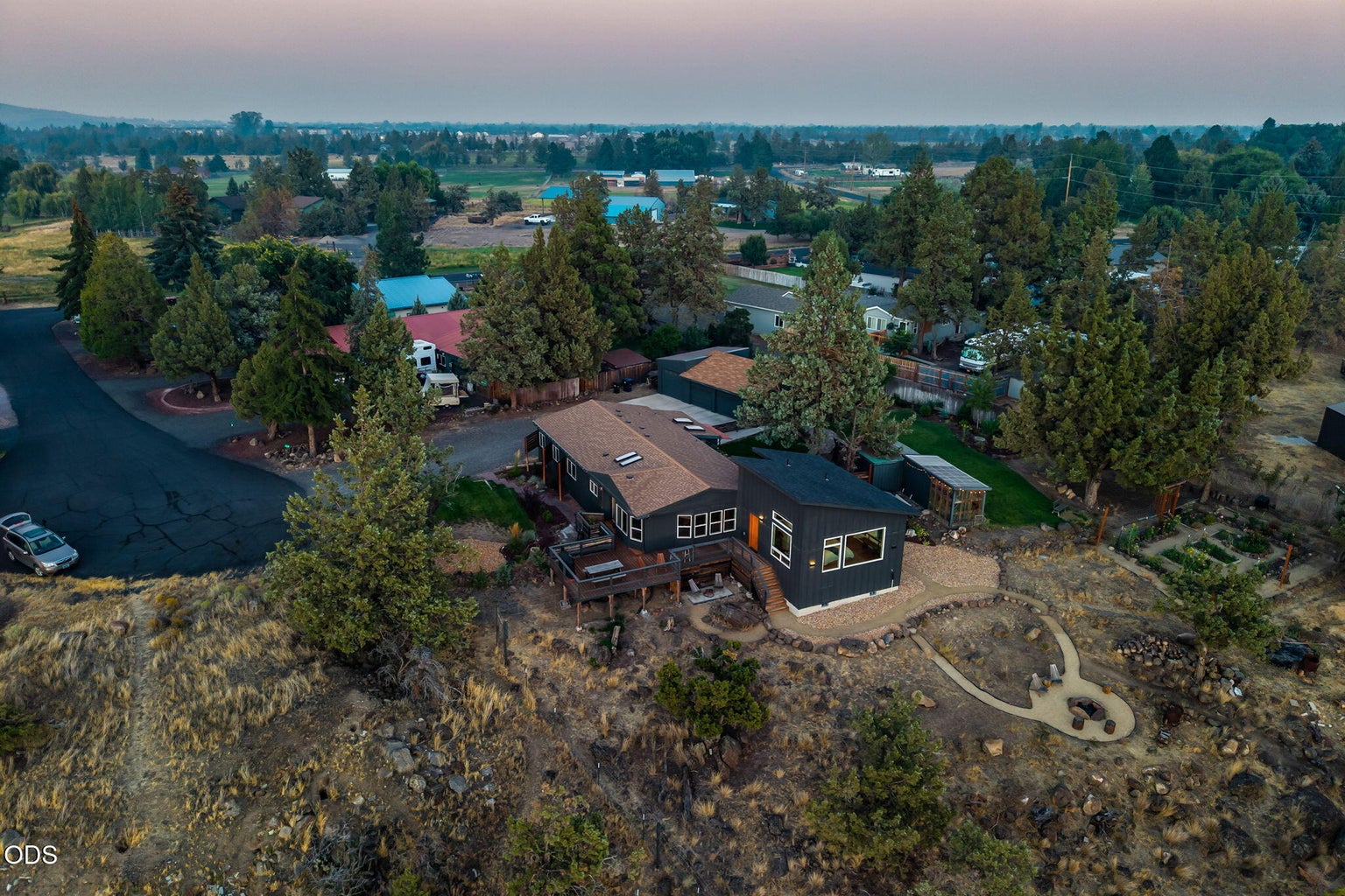 Photo of 3940 NW Redwood Lane 94 of 95