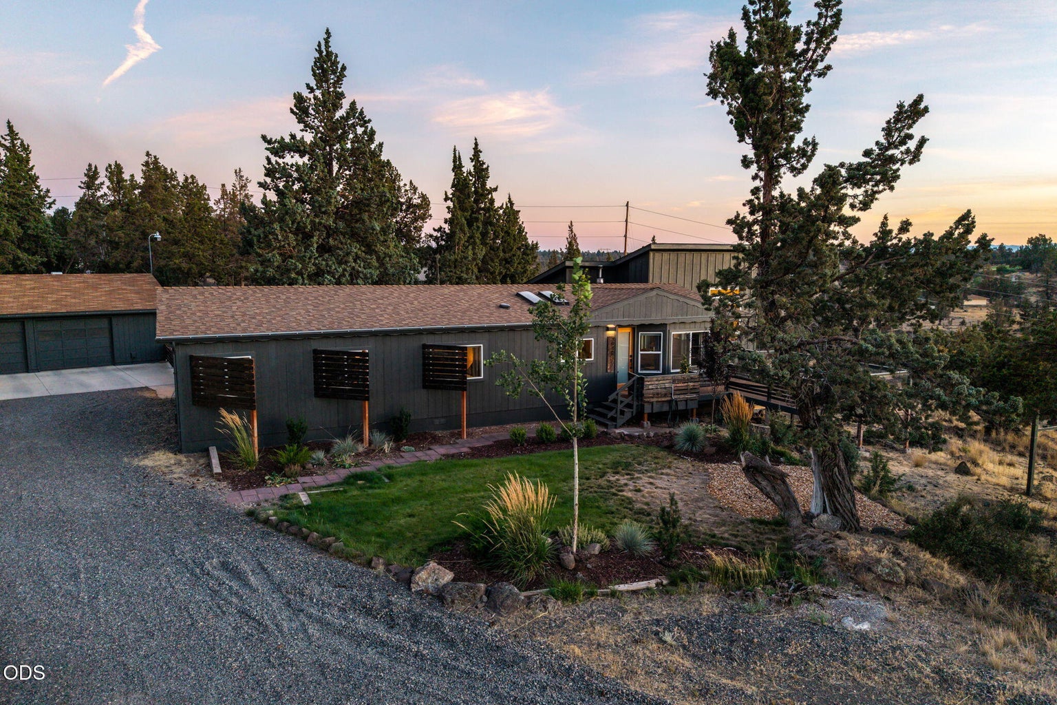 Photo of 3940 NW Redwood Lane 13 of 95