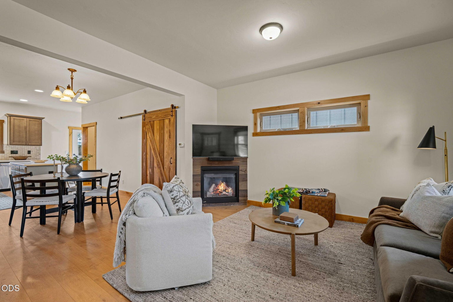 Photo of 353 E Aspenwood Avenue 6 of 59