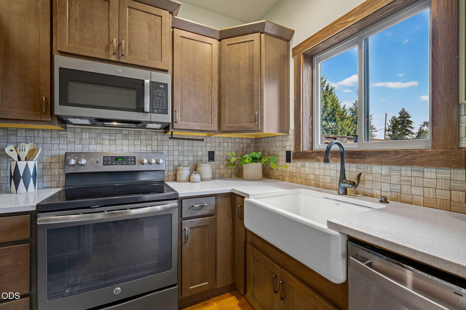 Photo of 353 E Aspenwood Avenue 13 of 59