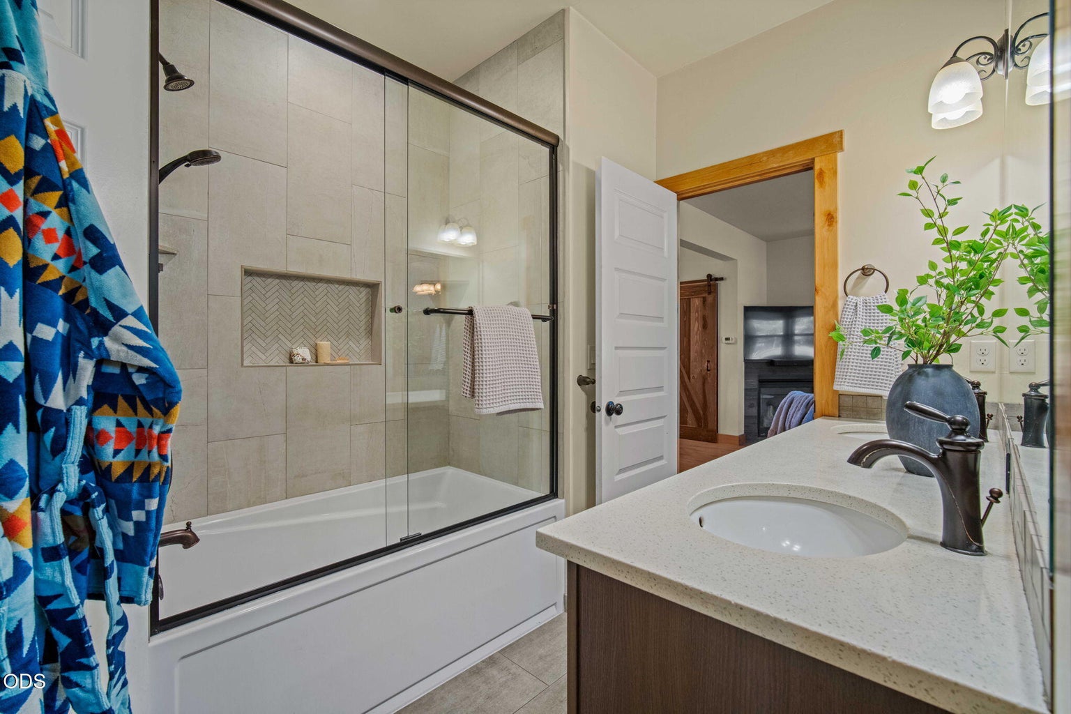 Photo of 353 E Aspenwood Avenue 21 of 59