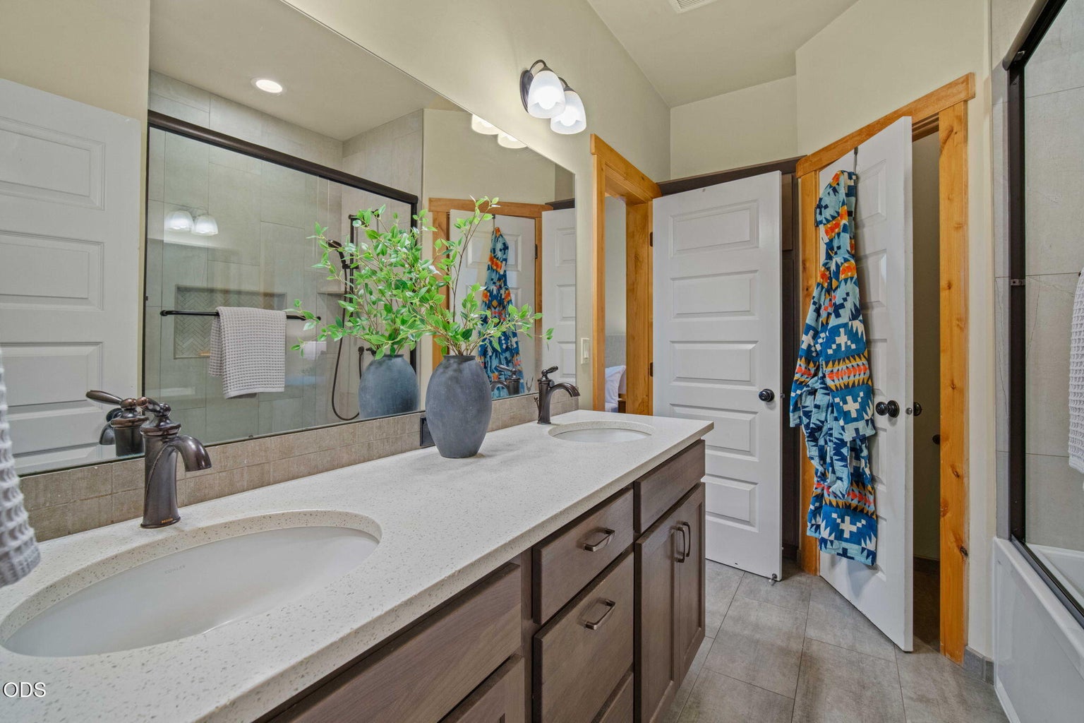 Photo of 353 E Aspenwood Avenue 19 of 59
