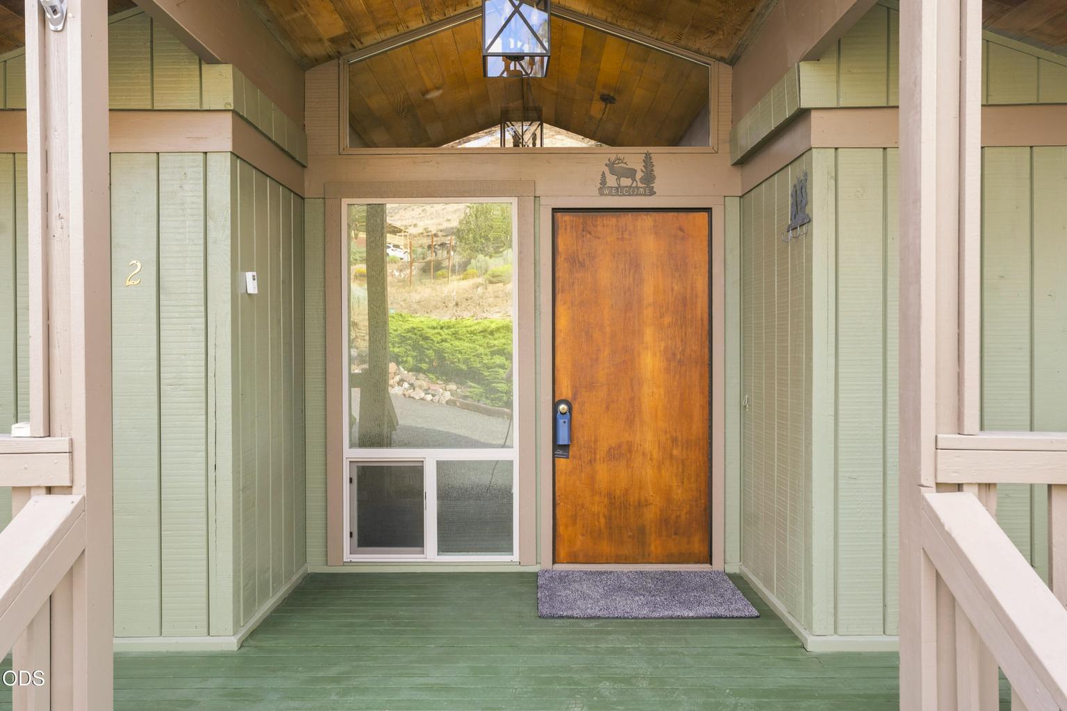 Photo of 2582 SE Hill Street 8 of 37