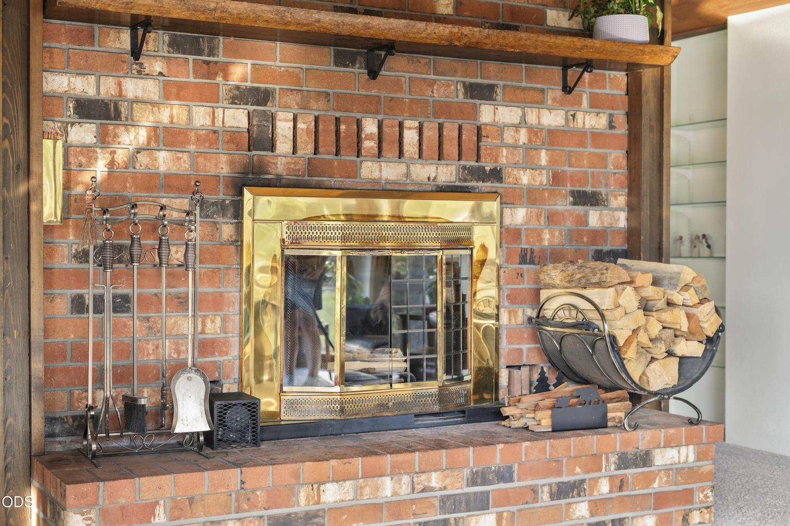 Photo of 2582 SE Hill Street 19 of 37
