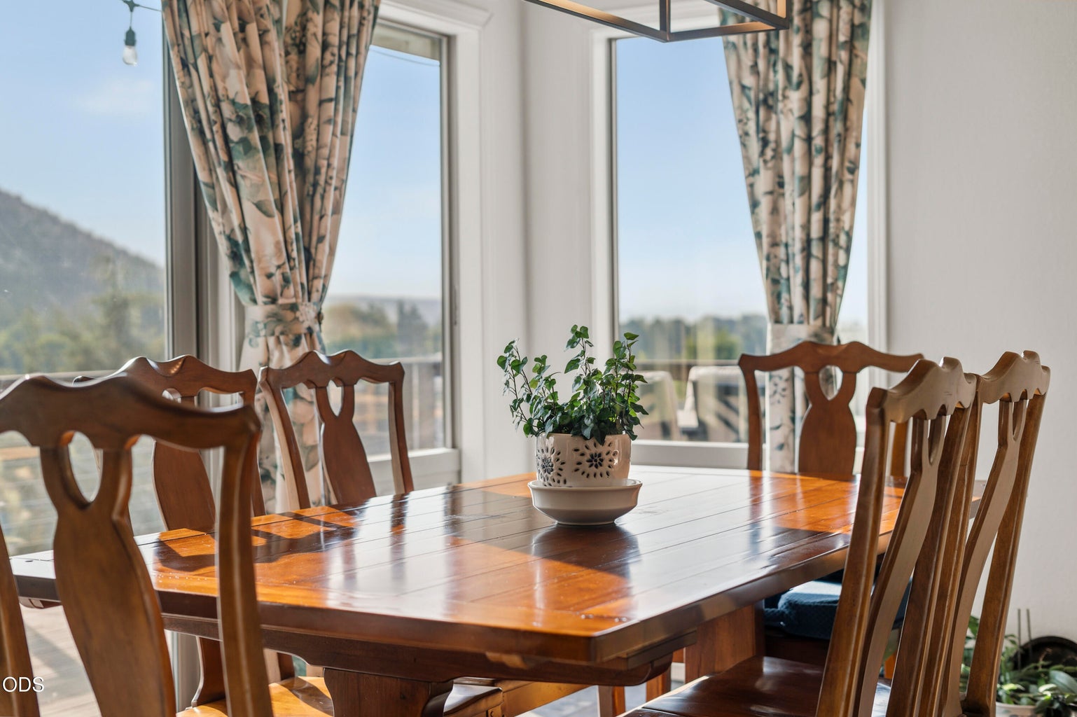 Photo of 2582 SE Hill Street 20 of 37
