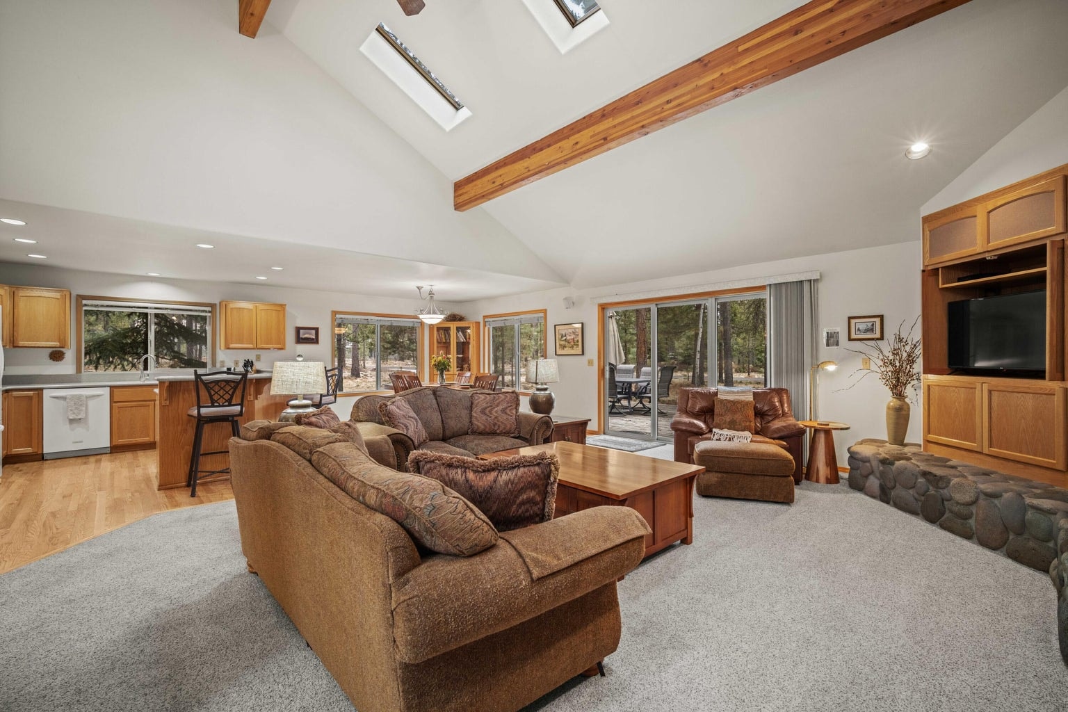 Photo of 57655 Aspen Lane 8 of 47