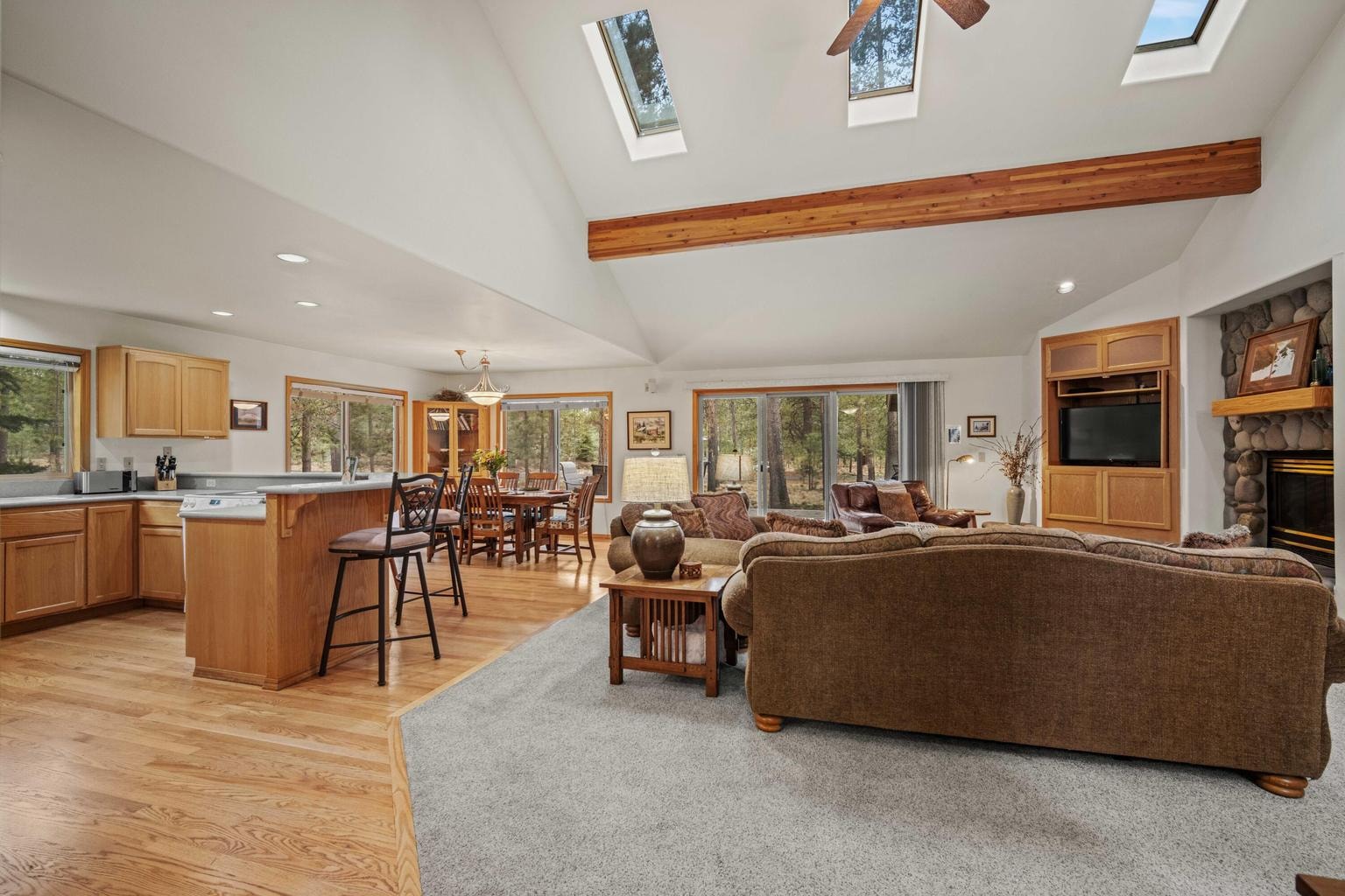 Photo of 57655 Aspen Lane 9 of 47