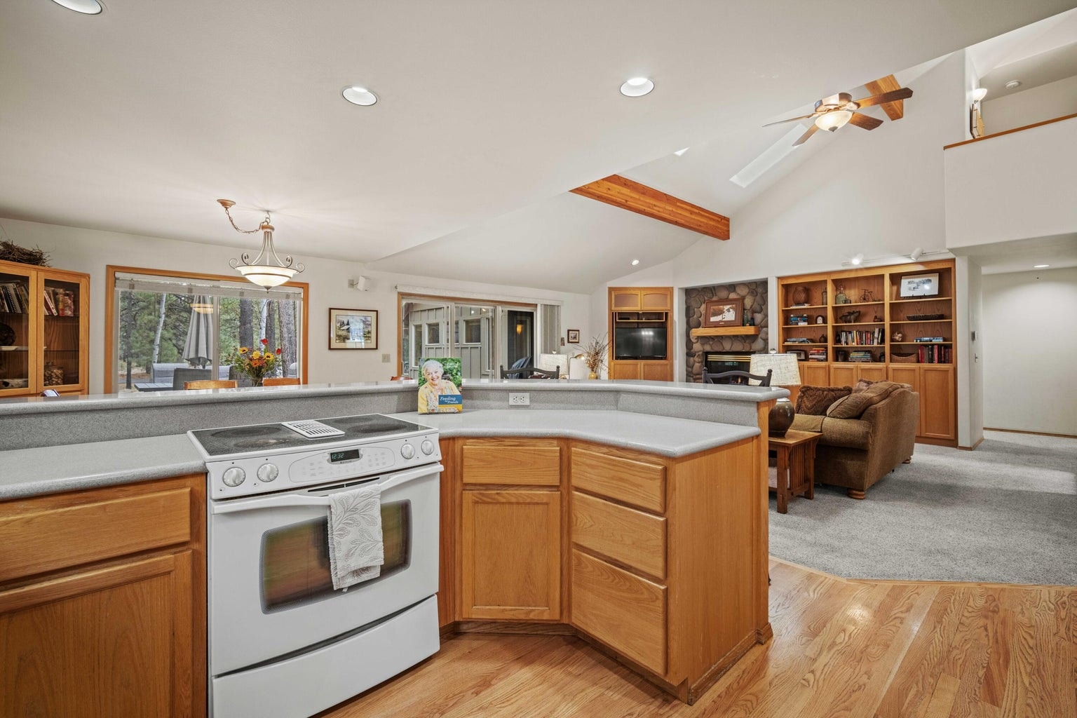 Photo of 57655 Aspen Lane 12 of 47