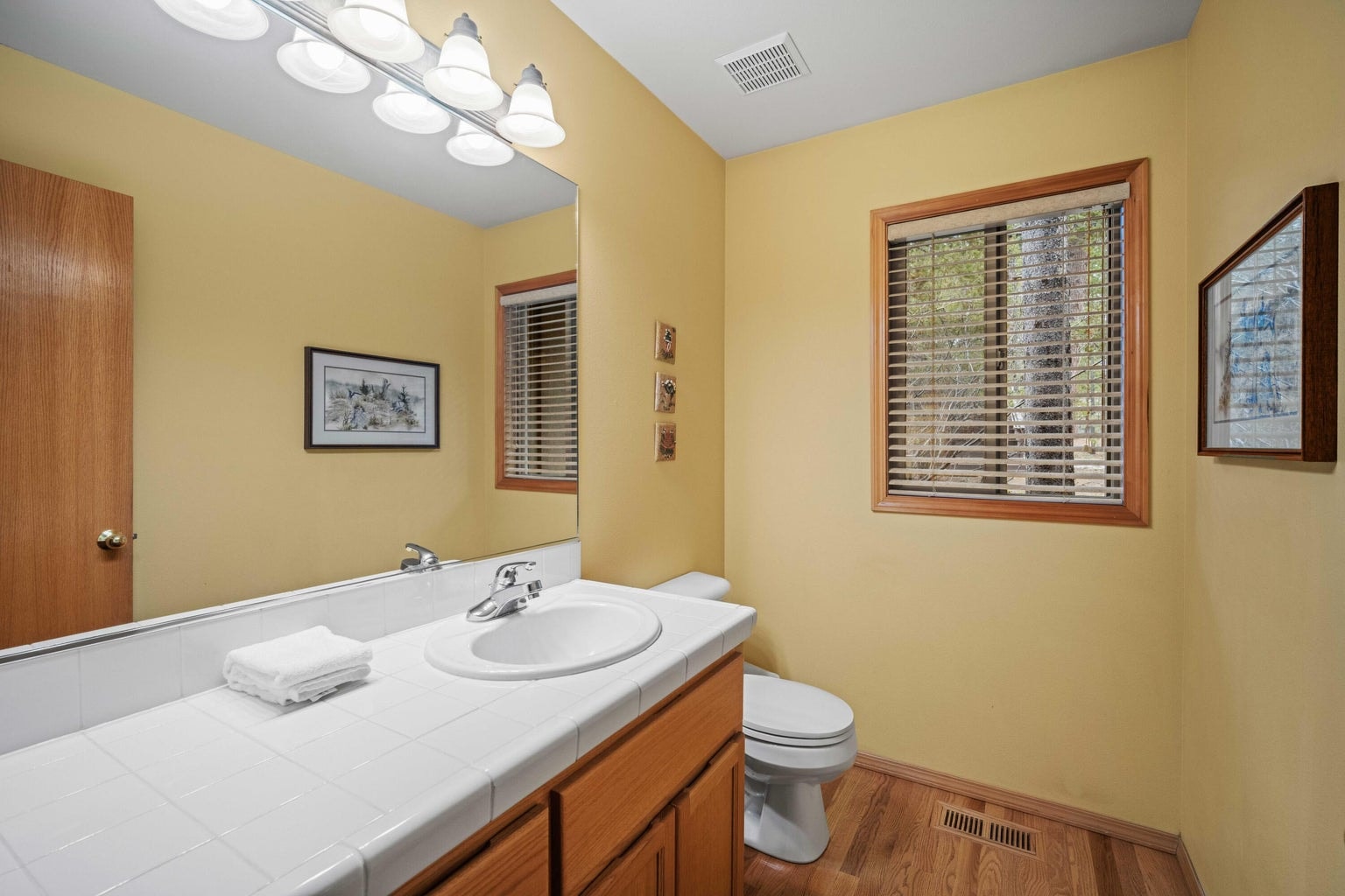 Photo of 57655 Aspen Lane 18 of 47