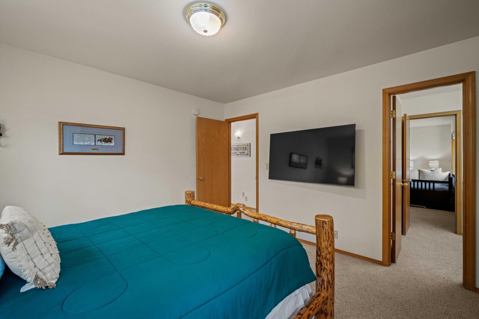 Photo of 57655 Aspen Lane 30 of 47