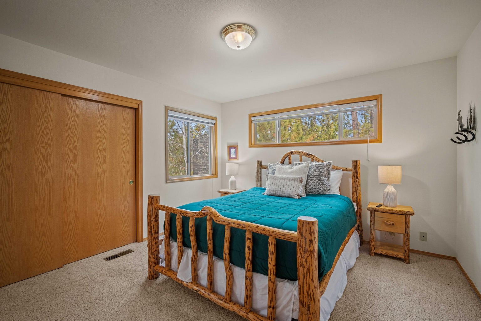 Photo of 57655 Aspen Lane 31 of 47