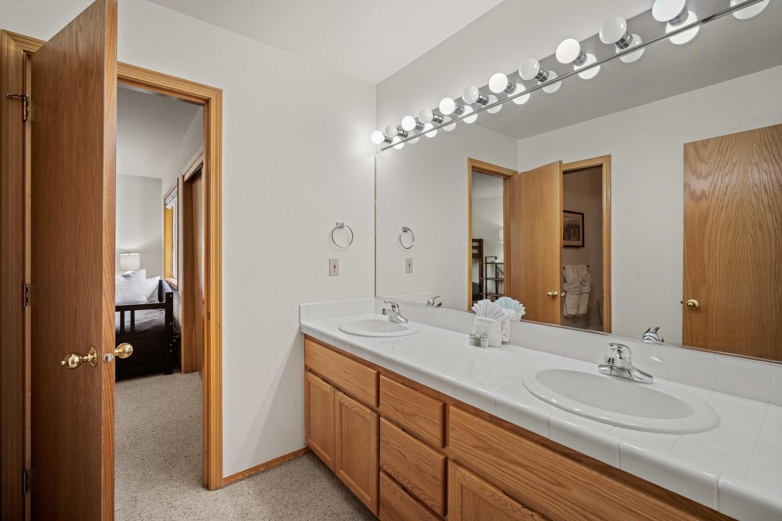 Photo of 57655 Aspen Lane 32 of 47