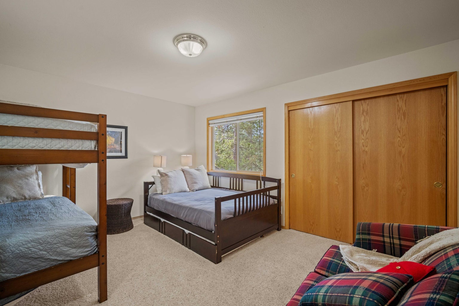 Photo of 57655 Aspen Lane 33 of 47