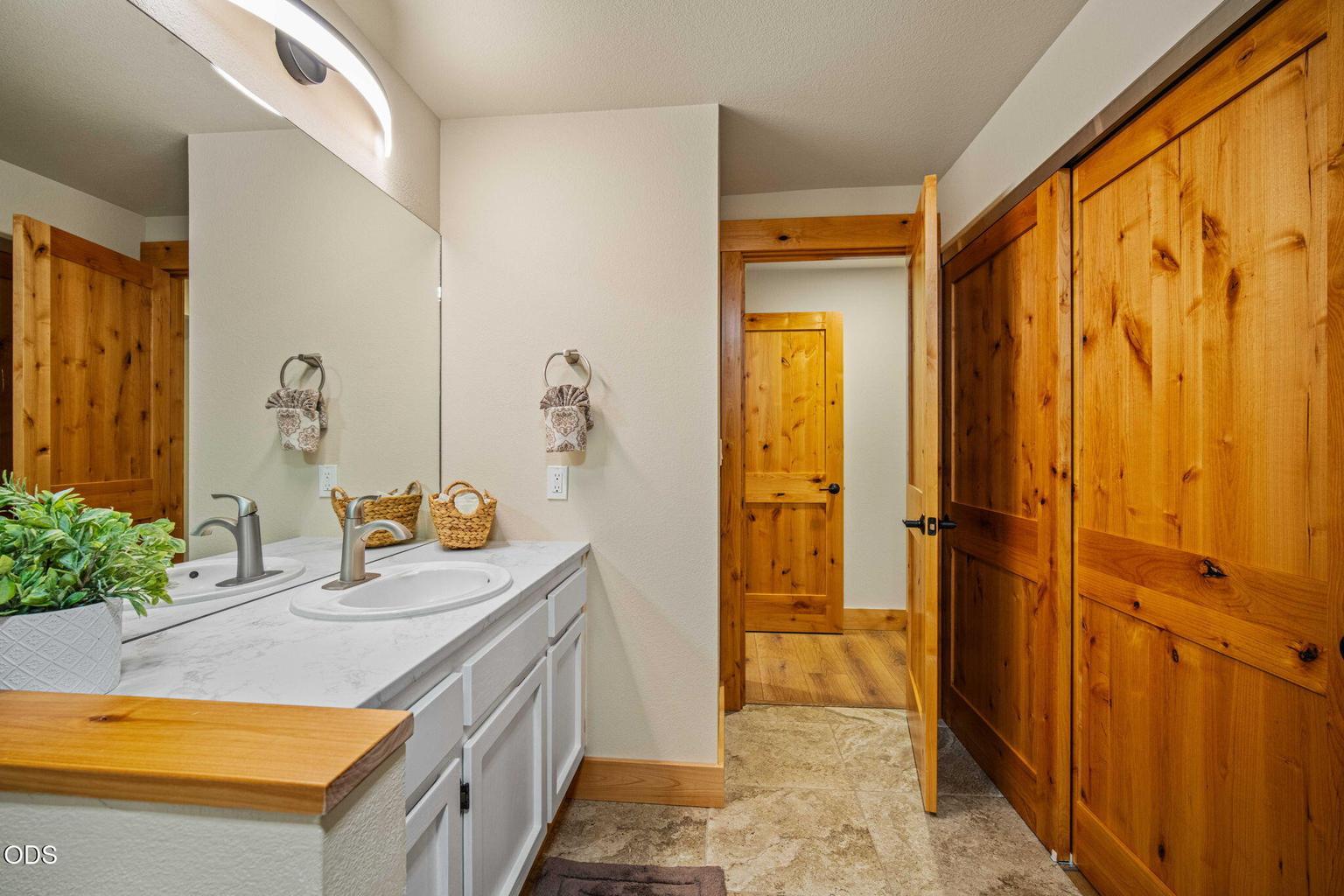 Photo of 57367 Lake Aspen Lane 18 of 35