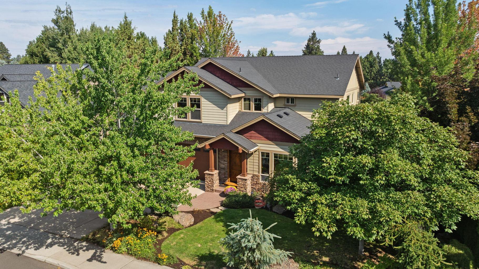 20960 Gardenia Ave exterior