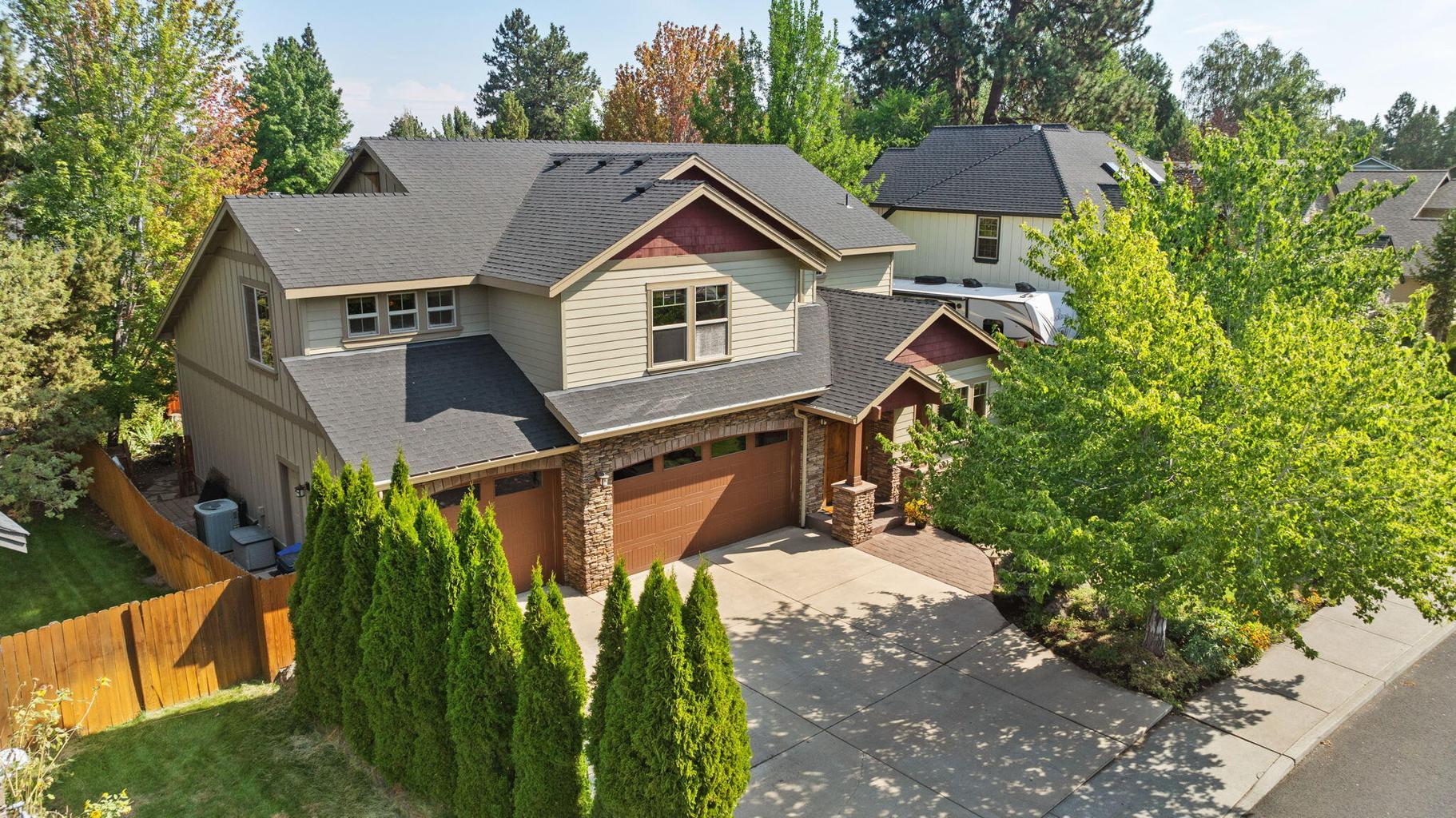 Photo of 20960 Gardenia Avenue 2 of 56