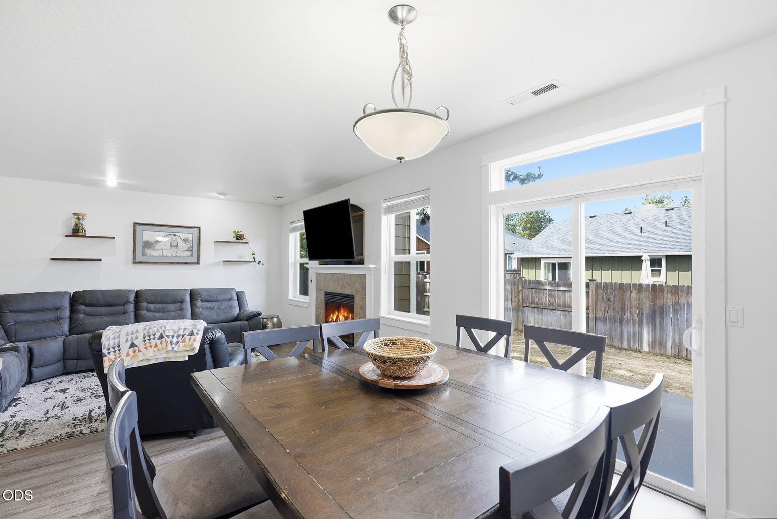 Photo of 1610 W Carson Avenue 7 of 24
