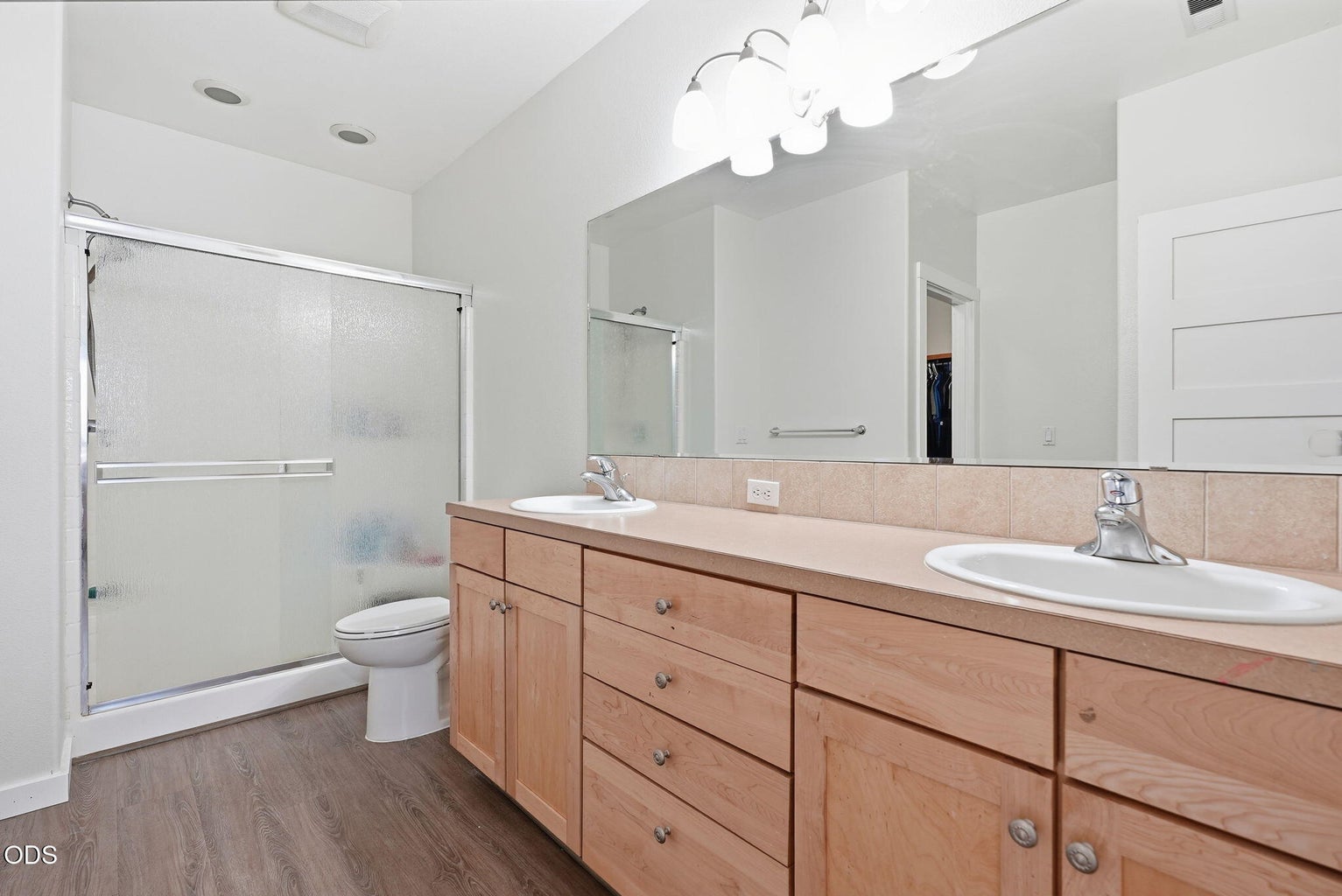Photo of 1610 W Carson Avenue 9 of 24