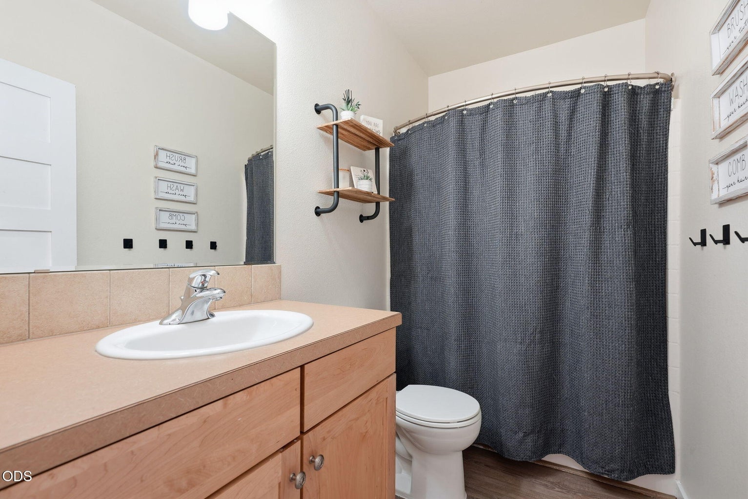 Photo of 1610 W Carson Avenue 12 of 24