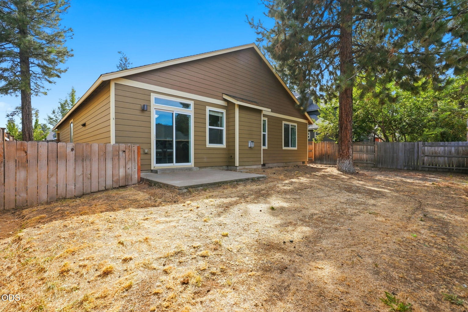 Photo of 1610 W Carson Avenue 15 of 24