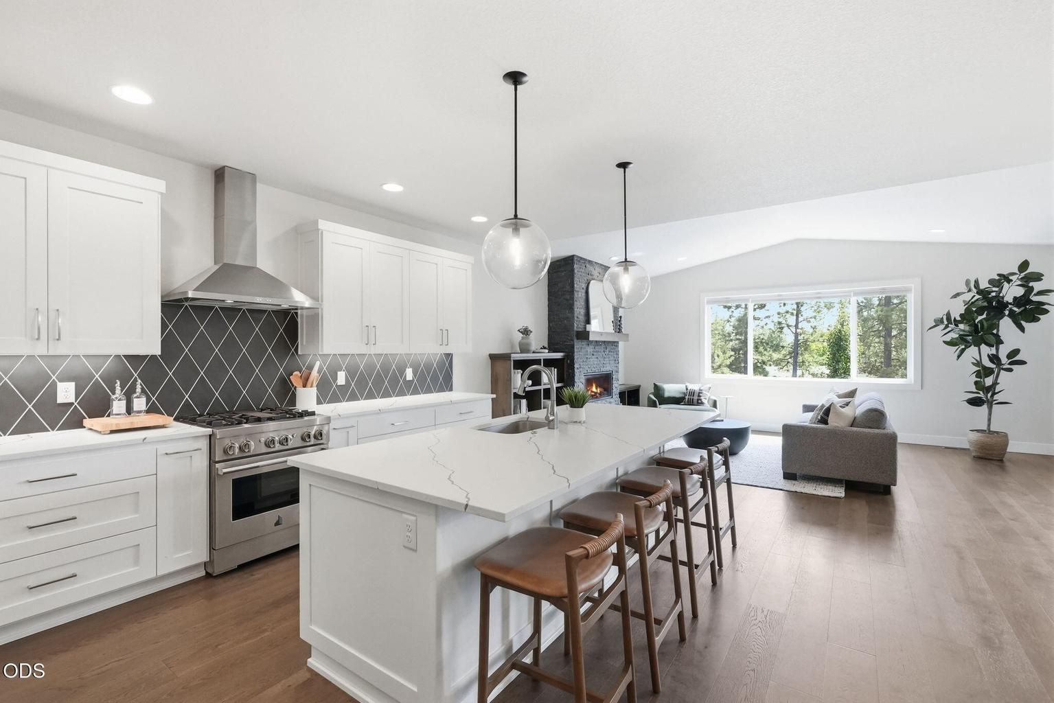 Photo of 2621 NW Sky Vista Court 7 of 63